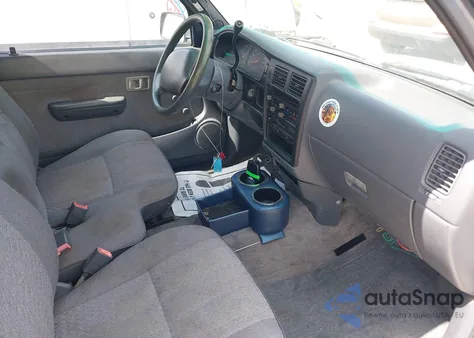 1996 Toyota Tacoma Xtracab z USA, uszkodzony, nr VIN 4TAVL52N0TZ101330